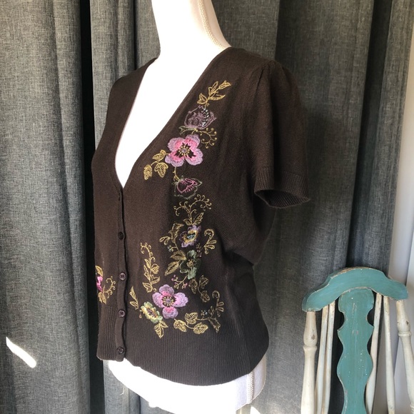 3 for $15- New York&Co Embroidered Cardigan NWT - Picture 2 of 6